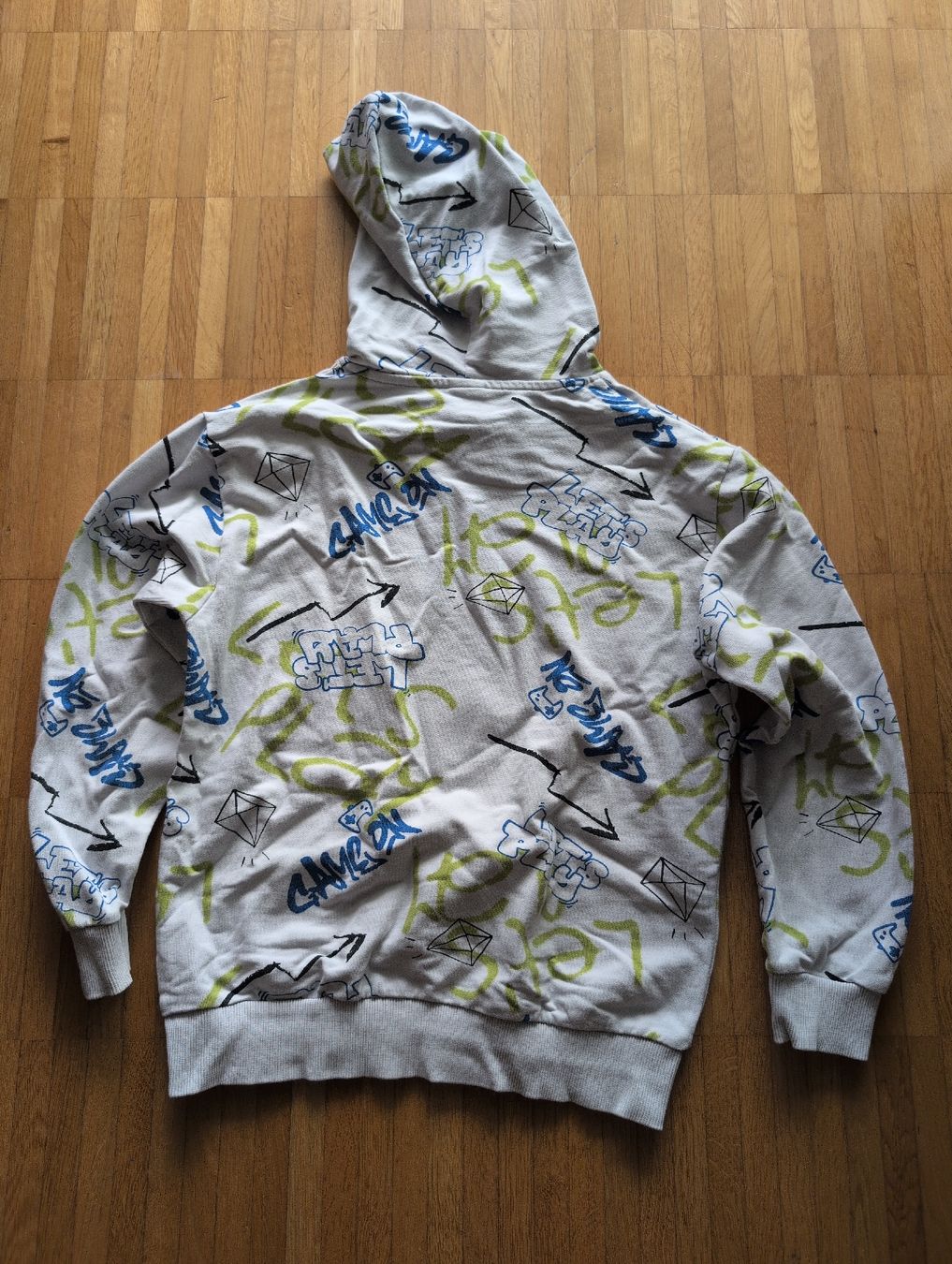 Maglioni & Felpe: Kapuzenpullover weiss mit Graffiti Muster gebraucht – Usato da Schwerzenbach venduto da _charme_ 2