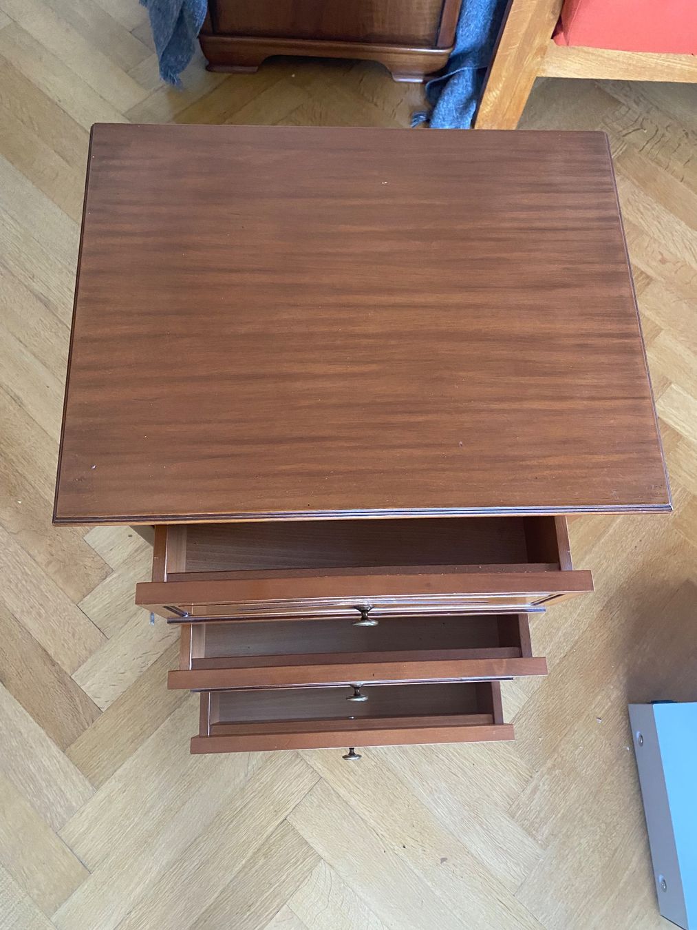 Nachttische: Nachttisch Vintage – Gebraucht aus Grenchen von Vintagewatchoverdose 3