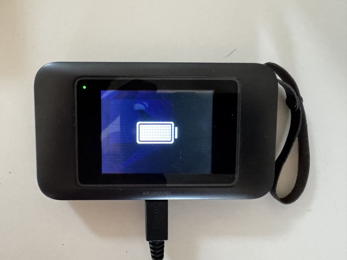 Huawei Modem & Router: Tragbares WLAN: HUAWEI Mobile WiFi – Usato da Madetswil venduto da kistlerk 1