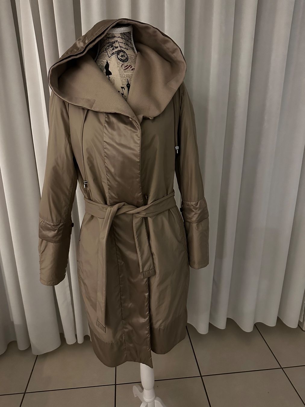 Max Mara Cappotti: Max Mara Grosse 36 – Nuovo (secondo la descrizione) da Alpnach Dorf venduto da ljusja 2