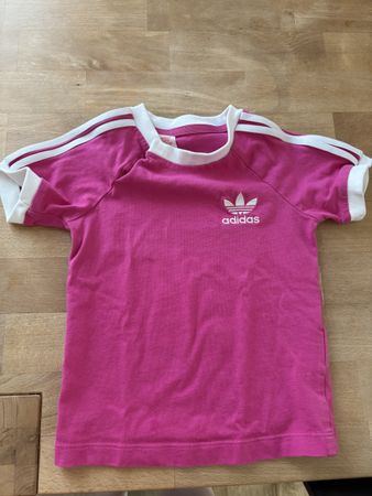Pinkes Adidas T-Shirt mit Streifen - Grösse 86