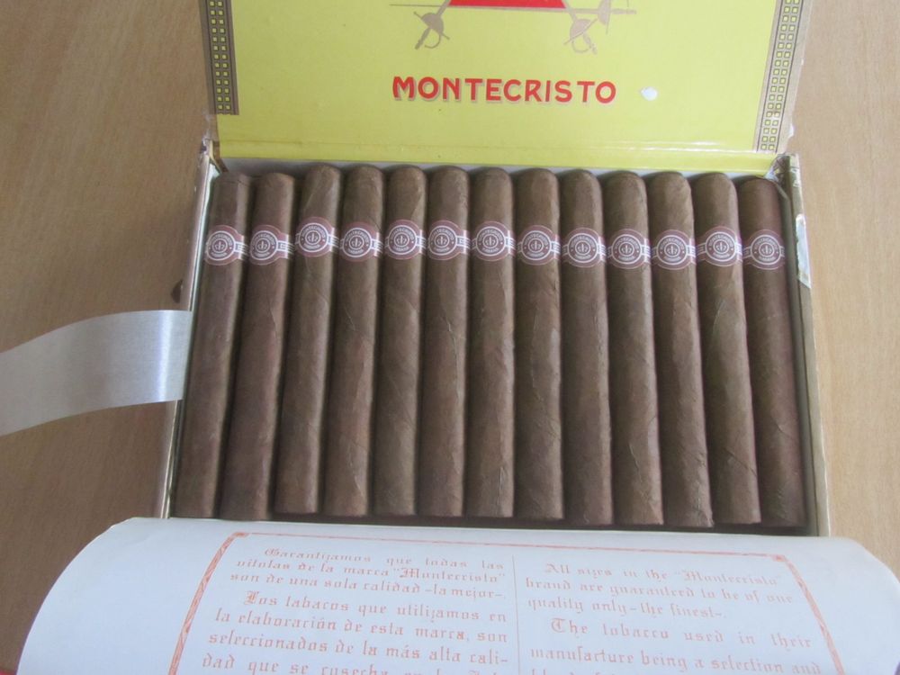 boîte de 25 cigares Zigarren Montecristo n°4 (Gebraucht) in Pampigny ...