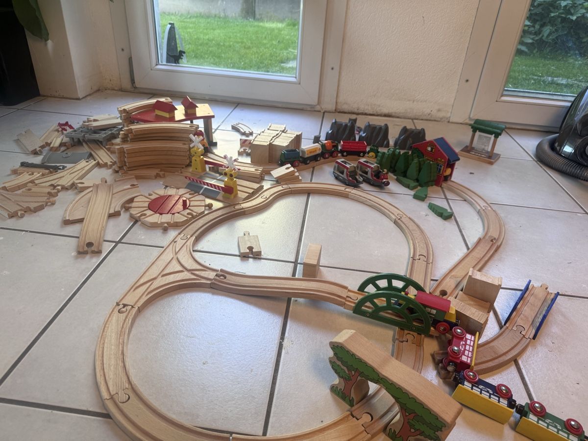 Brio Jouets: Grosses Briobahn Set – D'occasion à Niederwangen BE par jammyboo