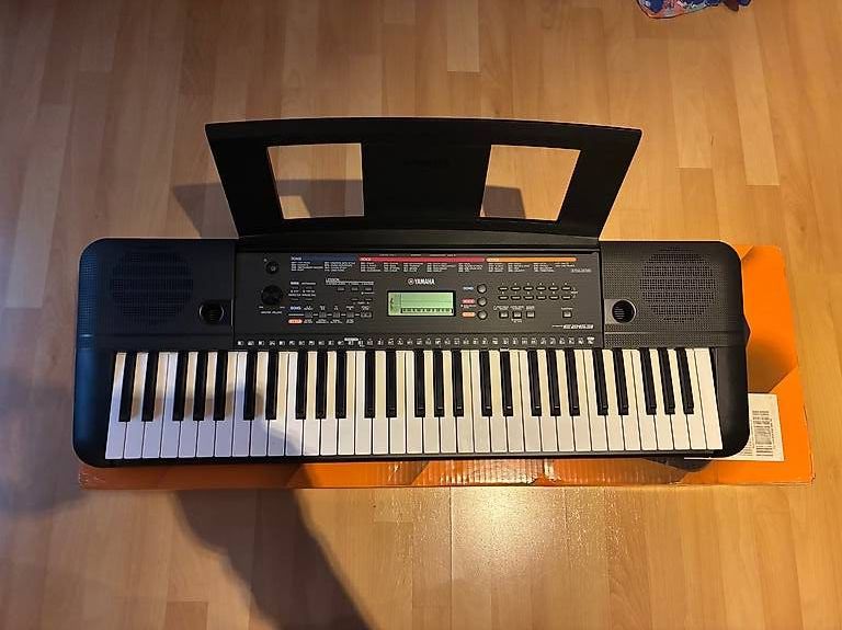 Yamaha Strumenti musicali: Yamaha clavier PSR-263 – Usato da Pomy venduto da Stkilda 2