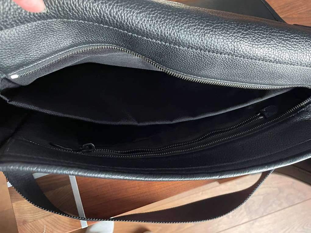 Sacs: Original Bally Crossbody / Laptop Bag – D'occasion à Witterswil par ArtizanAudio 1
