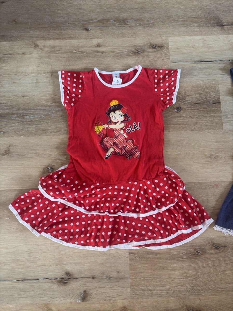 Lotti & Set di vestiti: Kleid für  4-5 Jährige Mädchen – Usato da Rüti ZH venduto da Butterfly206cc