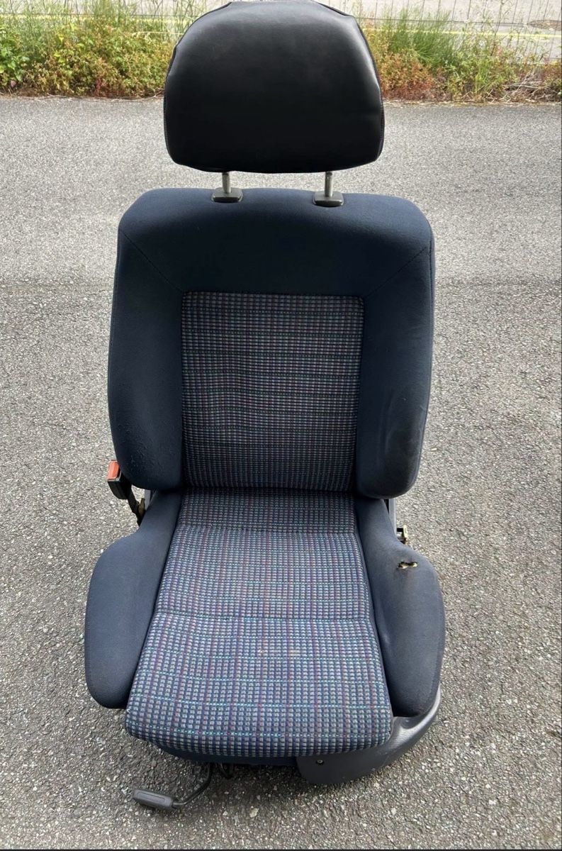 Volkswagen Tutti pezzi di ricambio auto: Sièges / banquette VW vento – Usato da Muraz (Collombey) venduto da Wolfdog1978 2