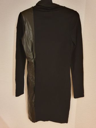 Conleys black Rollkragen Kleid, schwarz, Gr. S mit Leder