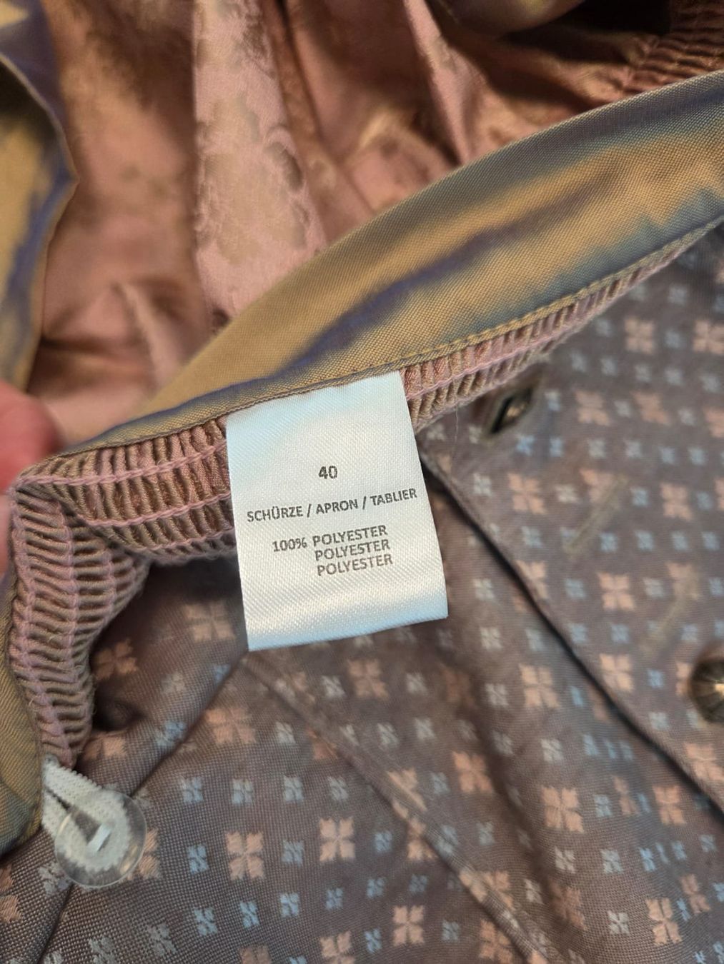 Costumi: Oktoberfest Dirndl mit Bluse und Jacke – Usato da Volketswil venduto da sandyandi 8