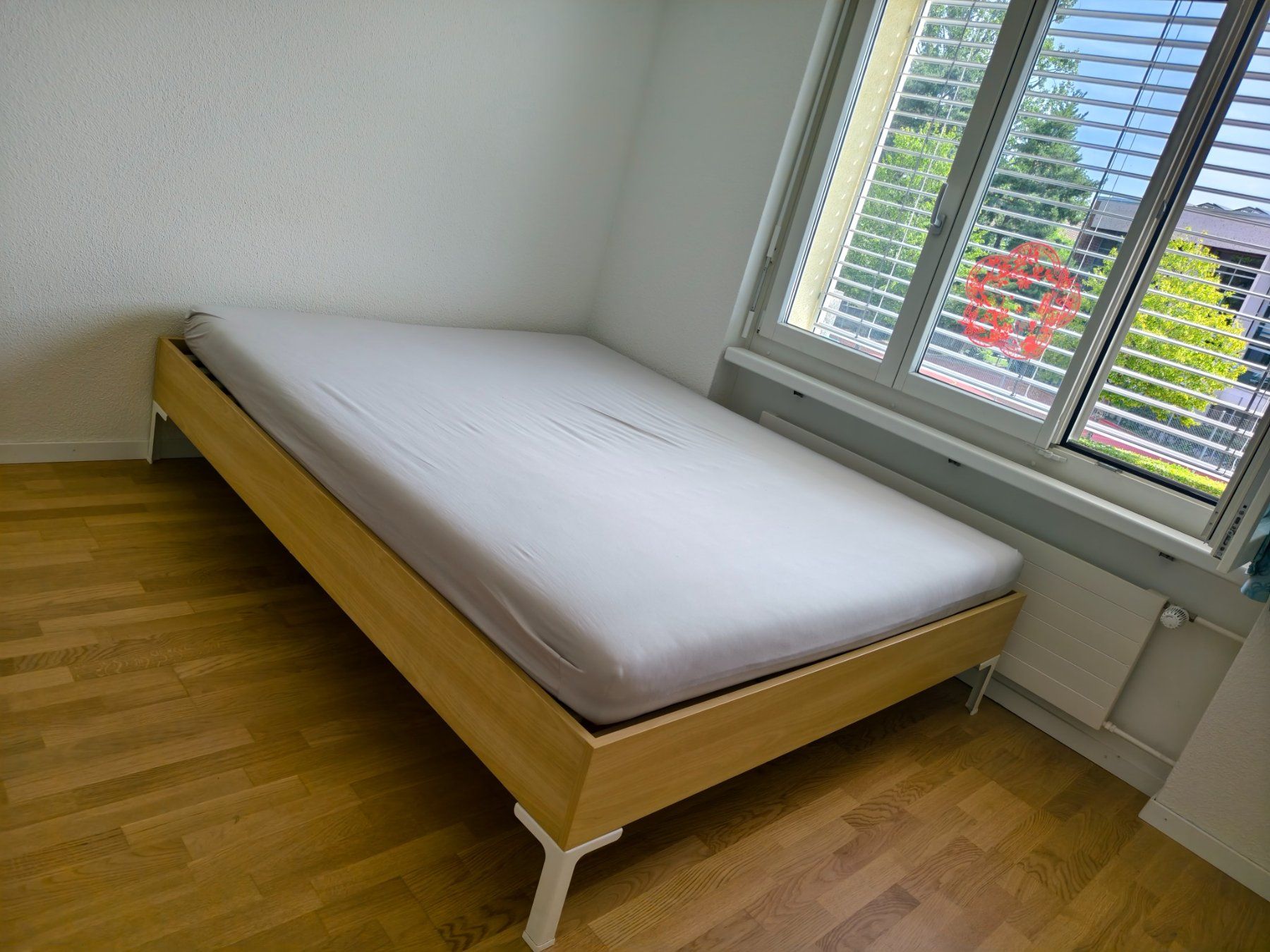 Ikea Letti: Free bed frame and mattress – Usato da Regensdorf venduto da hao_7h9f