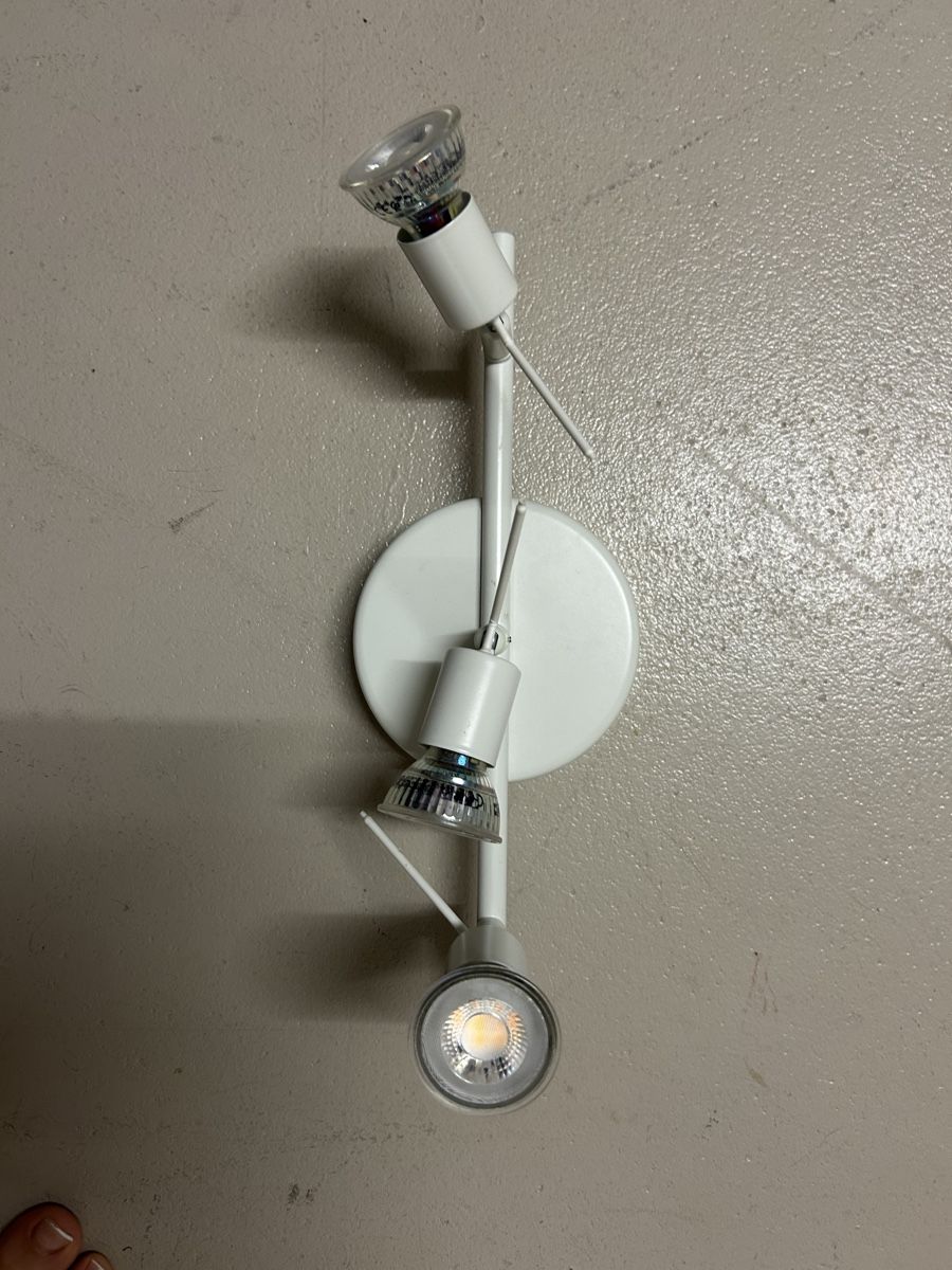 Ikea Lampade: Deckenlampe IKEA mit Birne – Usato da Endingen venduto da Noisy-Colours