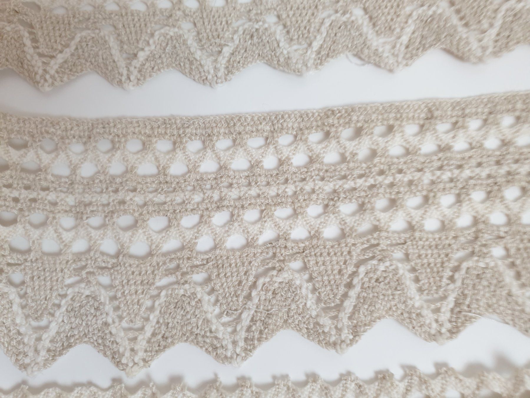 Tessuti: Spitzenbordüre im Rustikalen Stil Hellbeige/Dunkelbeige – Usato da Gossau ZH venduto da LeoniesDeko 3