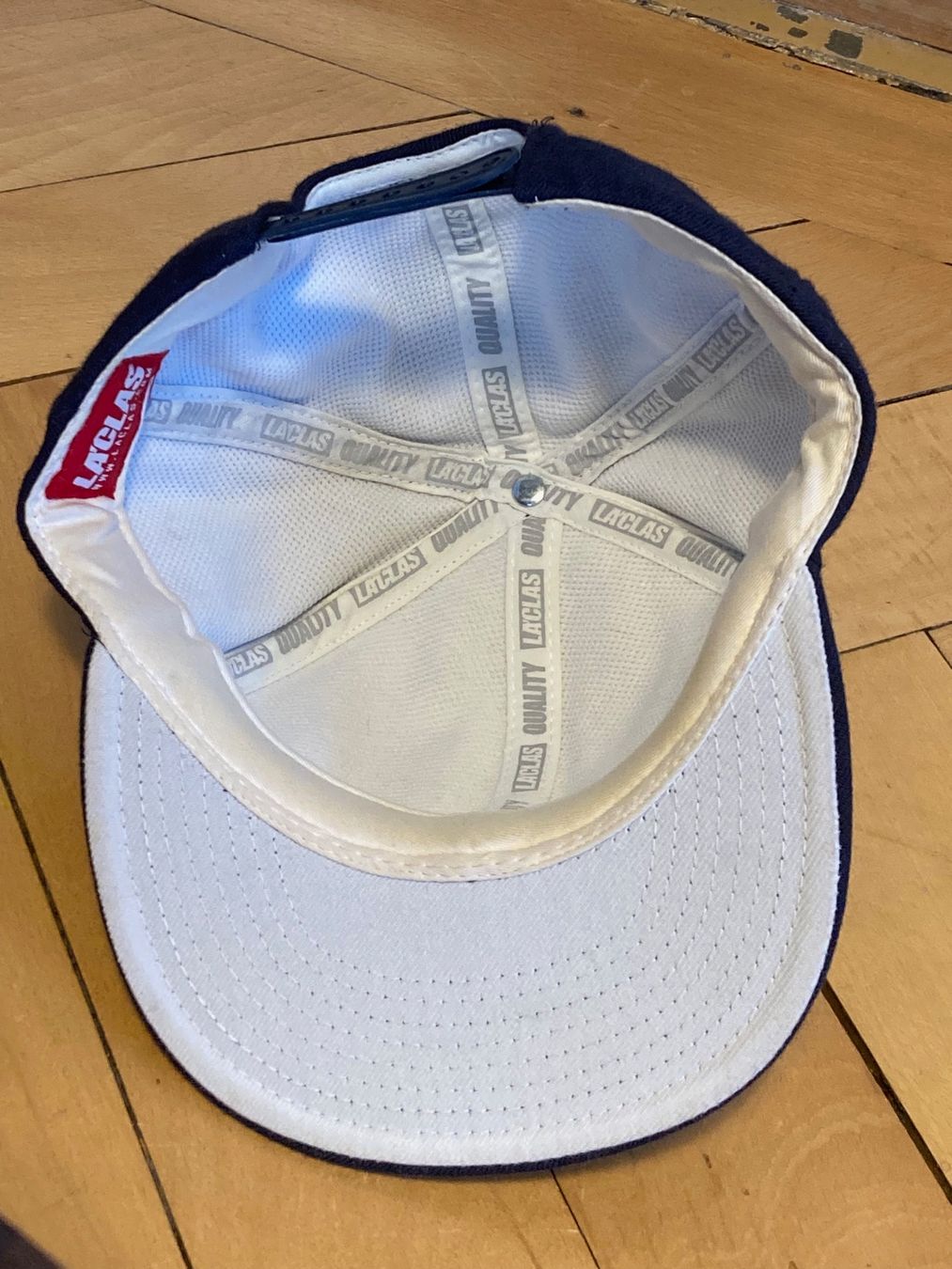 Copricapi, berretti & cappellini: Vintage Y2K 6-Panel Snapback Sneakerhead La'clas – Usato da Zürich venduto da le_souk 4