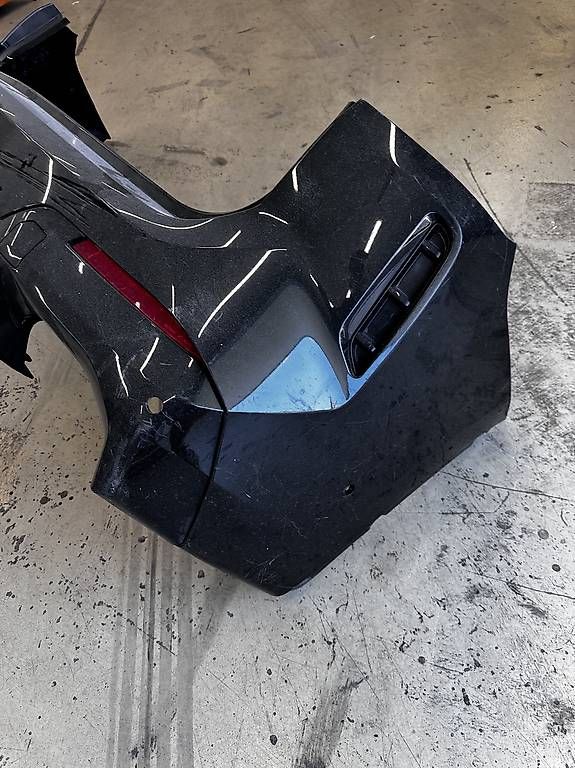 BMW Tutti pezzi di ricambio auto: BMW G45 X3 Stossstange hinten – Usato da Dielsdorf venduto da Ahujet46 1