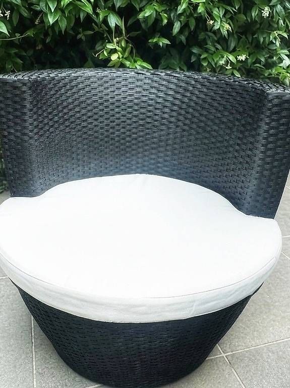 Tavoli: Set tavolino + due poltrone  – Usato da Collina d'Oro venduto da blumbergo 1