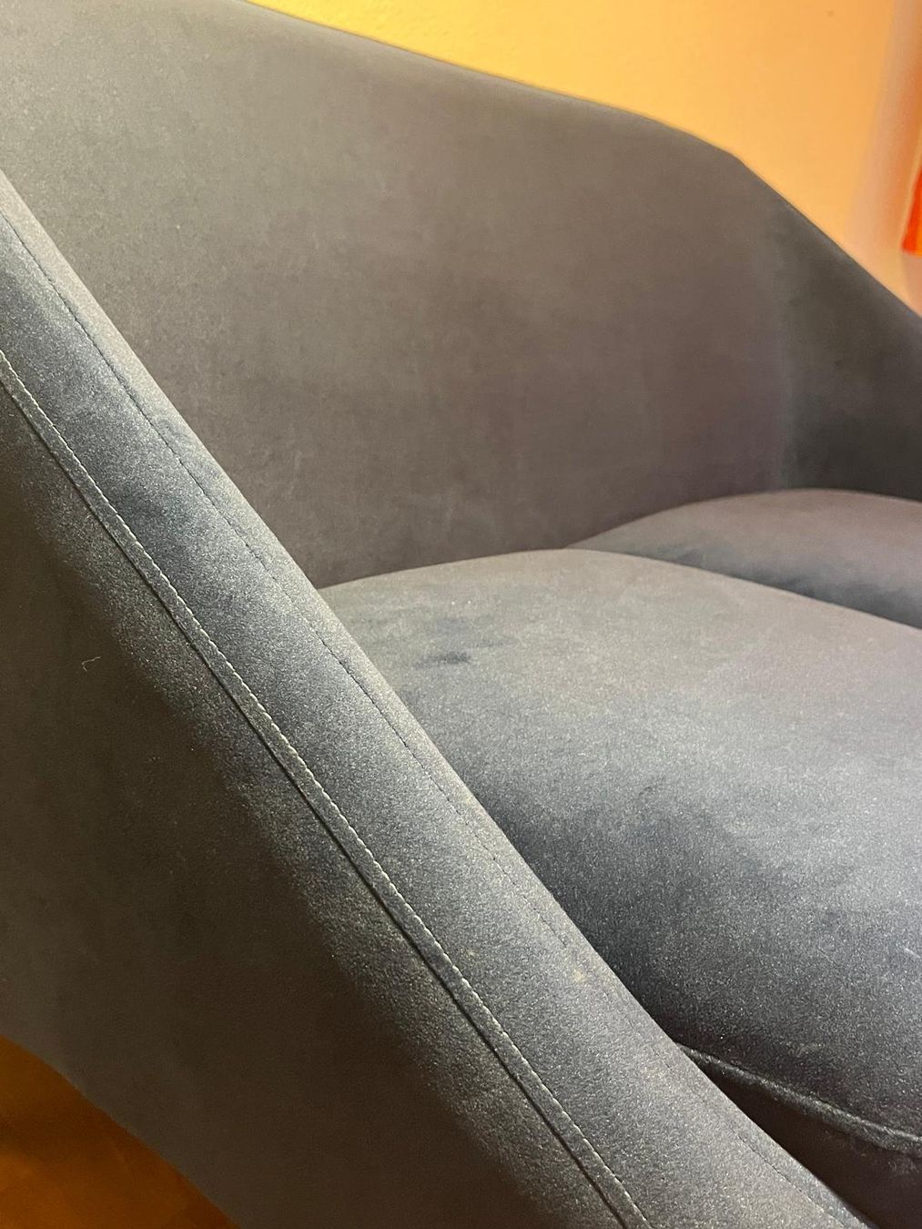 Divani: Zweier Samtsofa preussisches Blau – Usato da Kilchberg ZH venduto da Kiri7 2