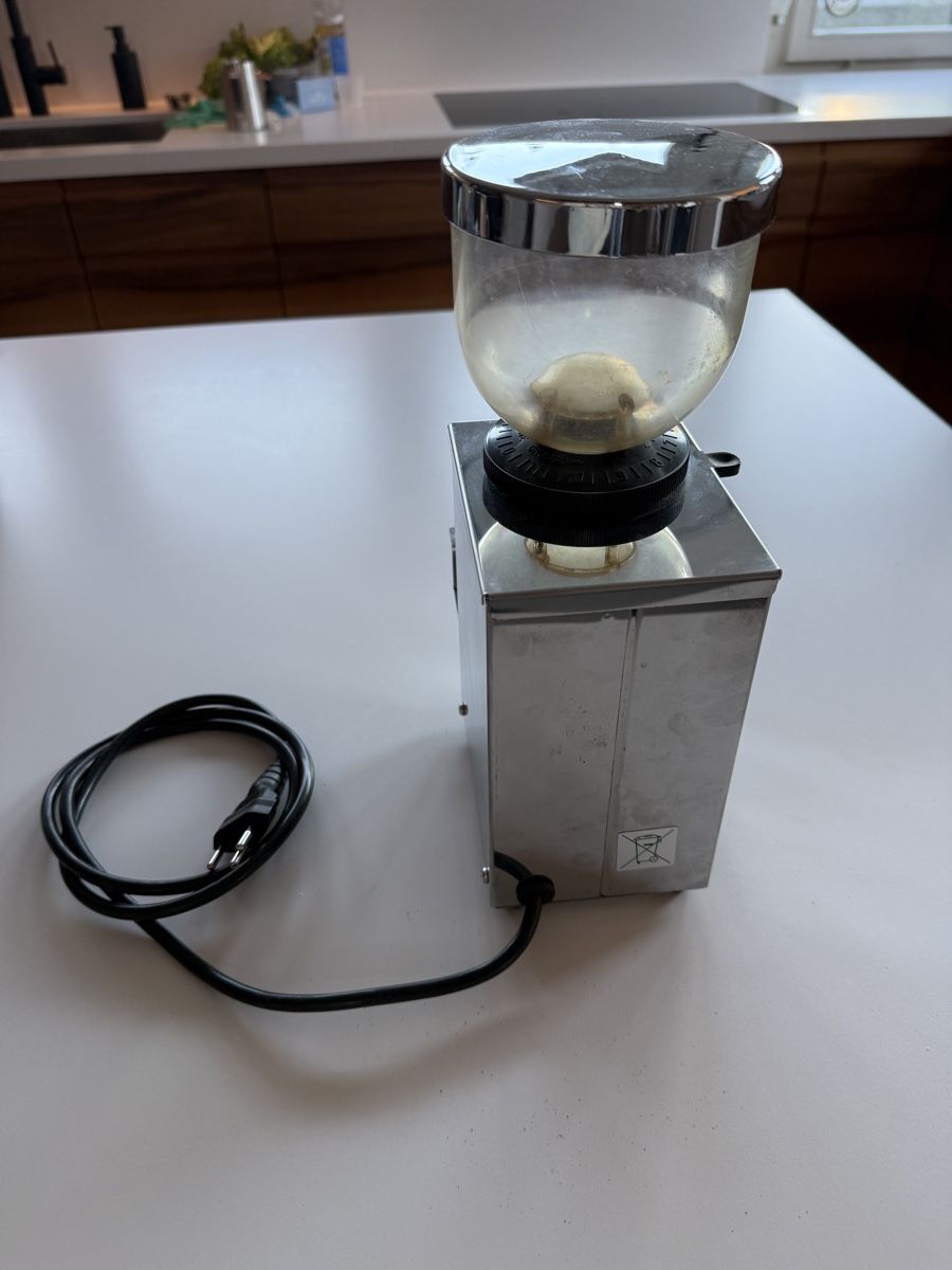 Elettrodomestici da cucina: Isomac Granmacinino coffee grinder – Usato da Dietikon venduto da lorica 5