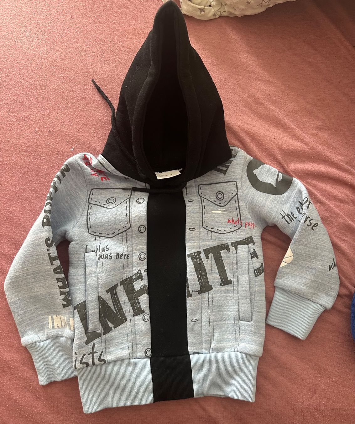 Maglioni & Felpe: Hoodie Infinite – Usato da Dürrenroth venduto da tvy_bh56