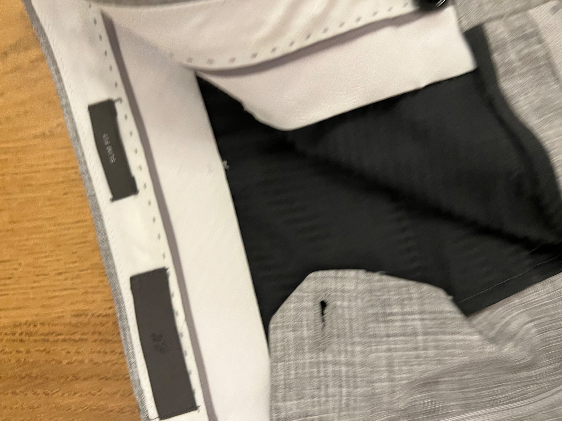 H&M Pantaloni: Hellgraue Hose (slim fit EUR50) – Usato da Altendorf venduto da wqv_97 5