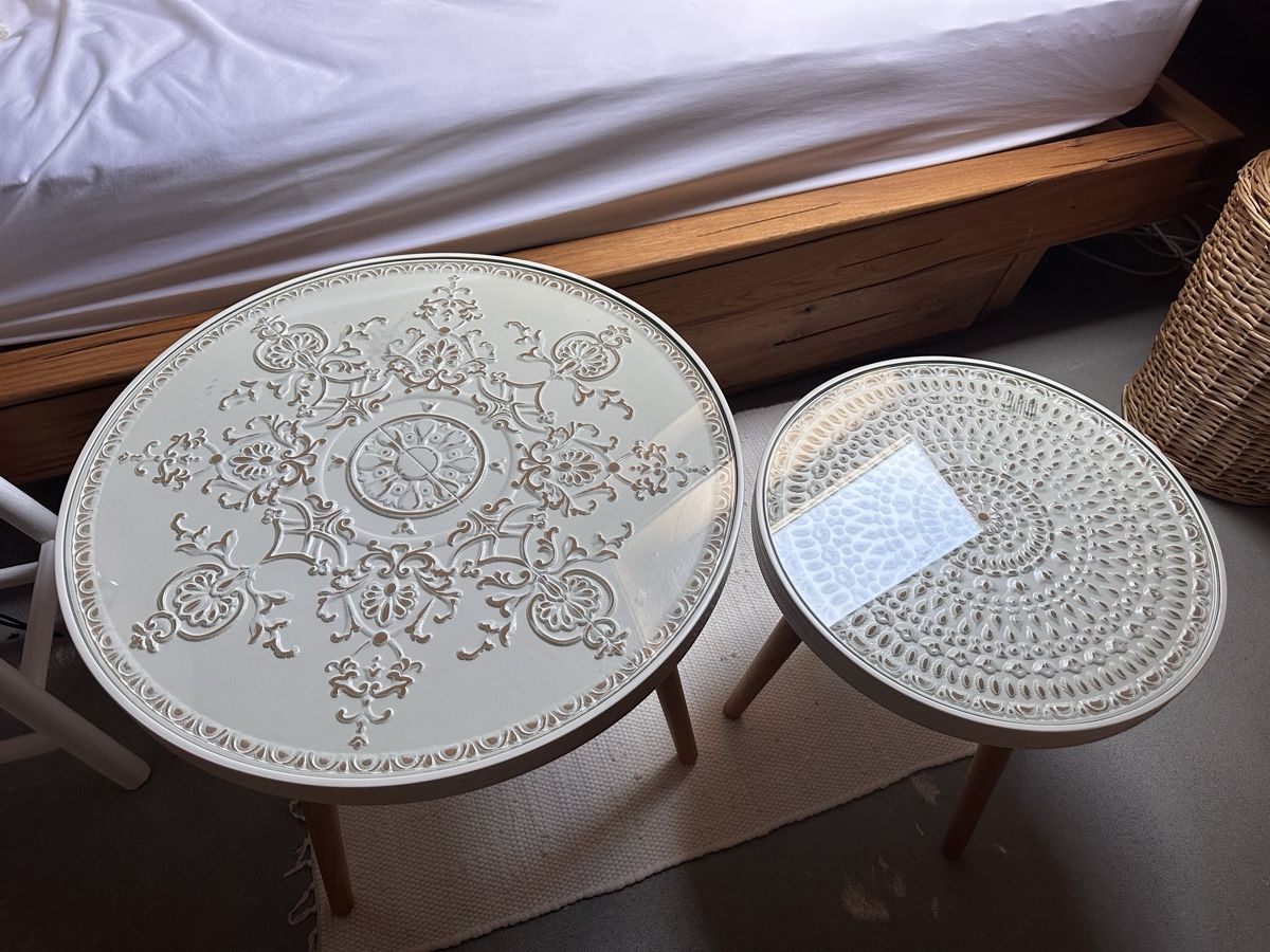 Tavoli: 2 wunderschöne Couchtischchen weiss mit Ornamenten – Nuovo (secondo la descrizione) da Siebnen venduto da tan_sn8j 5