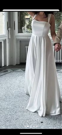 Elegantes Brautkleid, Grösse 36, für deine Hochzeit im Frühl