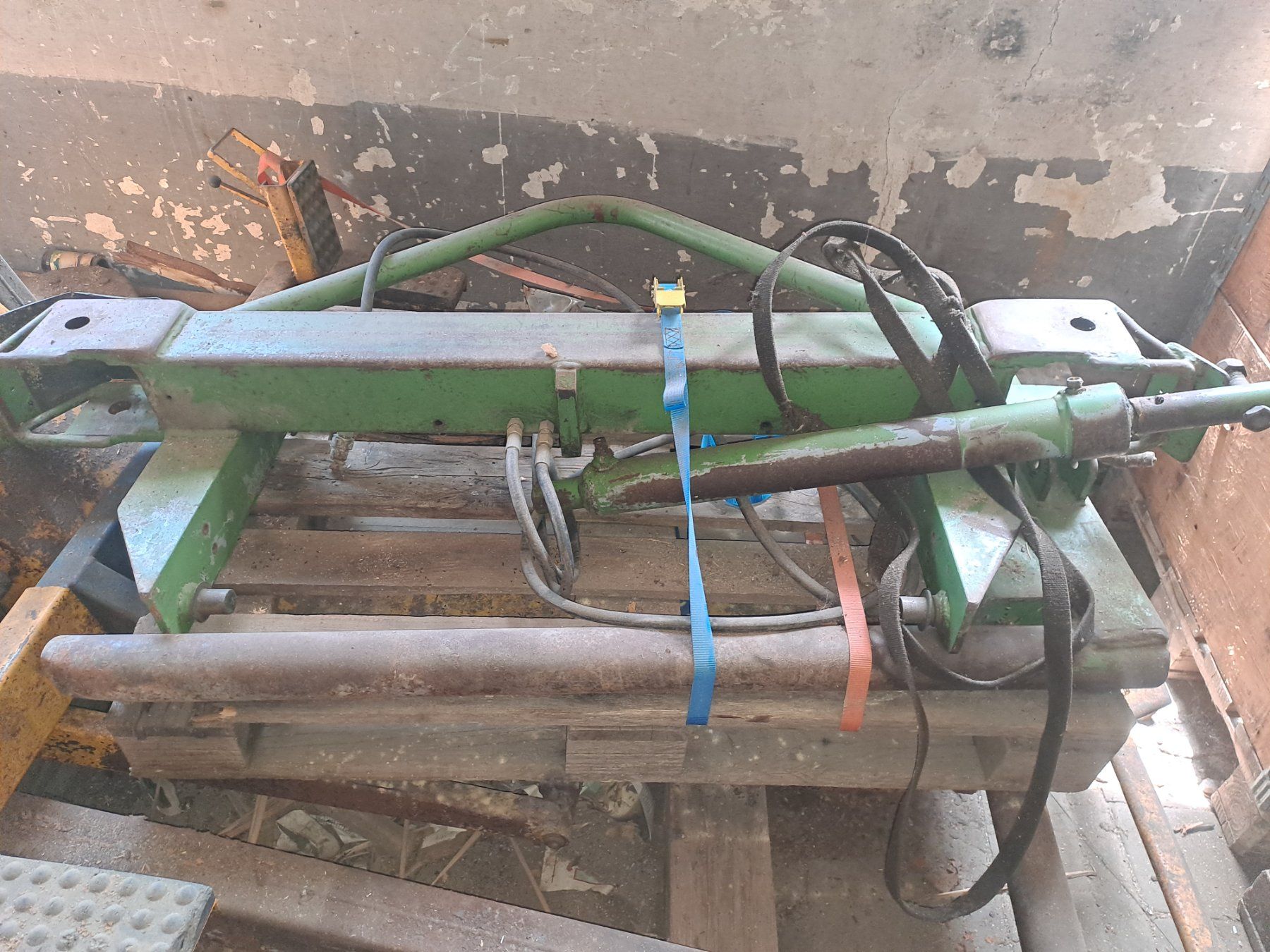 Tutte le macchine: Heckstapler mit Ballenzag für siloballen oder Brennholz – Difettoso da Turbenthal venduto da speedtech