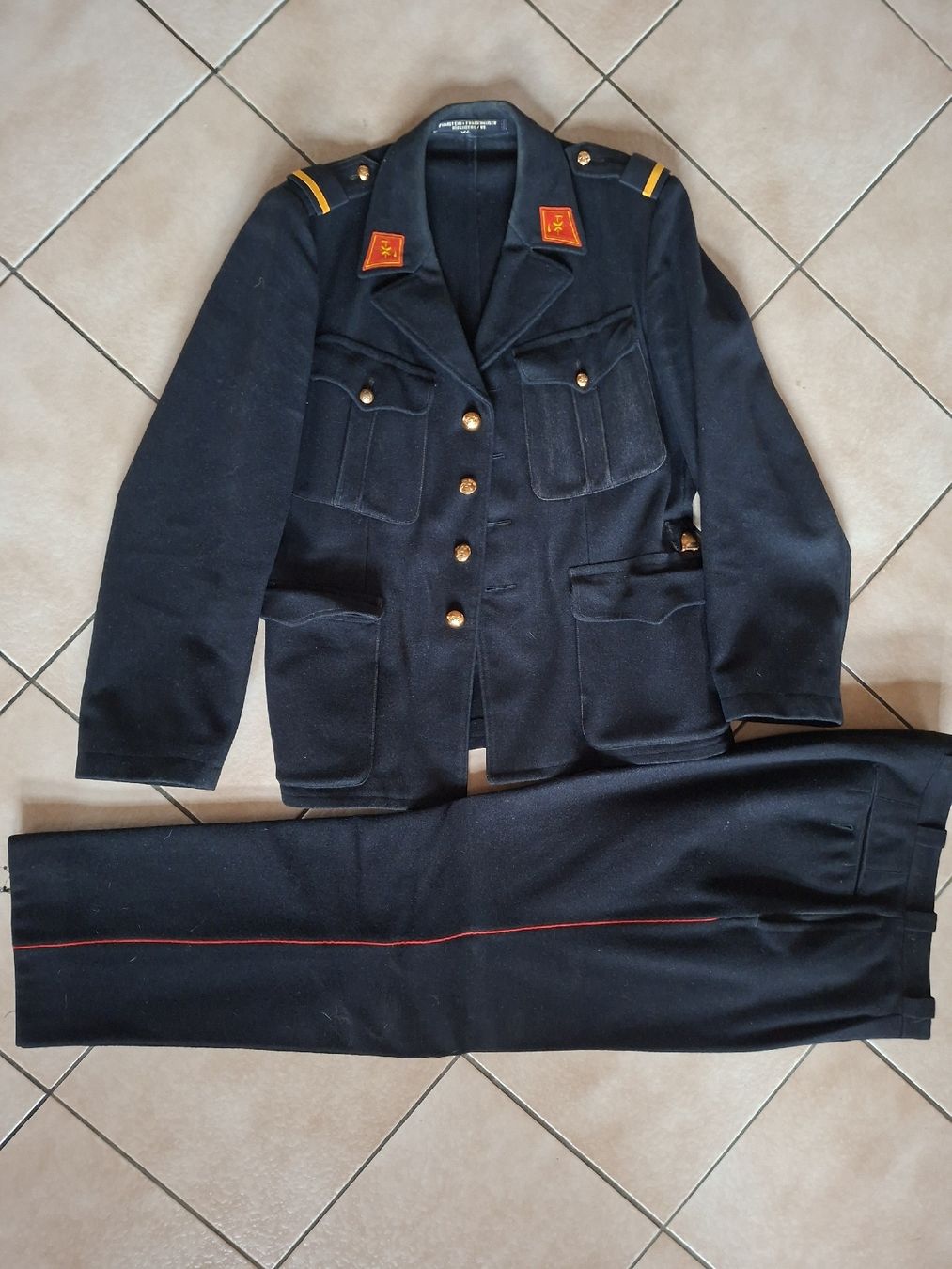Uniformes: Schöne Antike Schweizer Feuerwehr Uniform – D'occasion à Schwanden Sigrisw par len_9yqg
