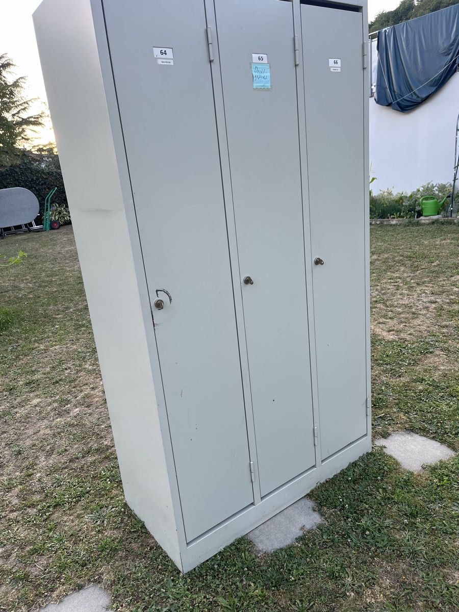 Schränke: Metall Schrank  – Gebraucht aus Beringen von VHSAM 1