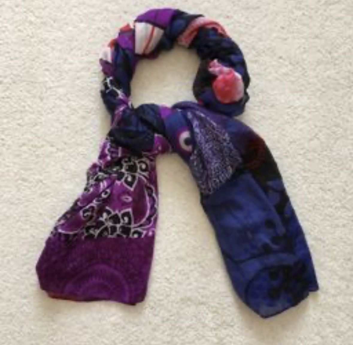 Desigual Foulards, Tücher & Schals: Desigual Schal Lila Blumenmuster Groß – Gebraucht aus Pfäffikon SZ von Candy.Co. 3