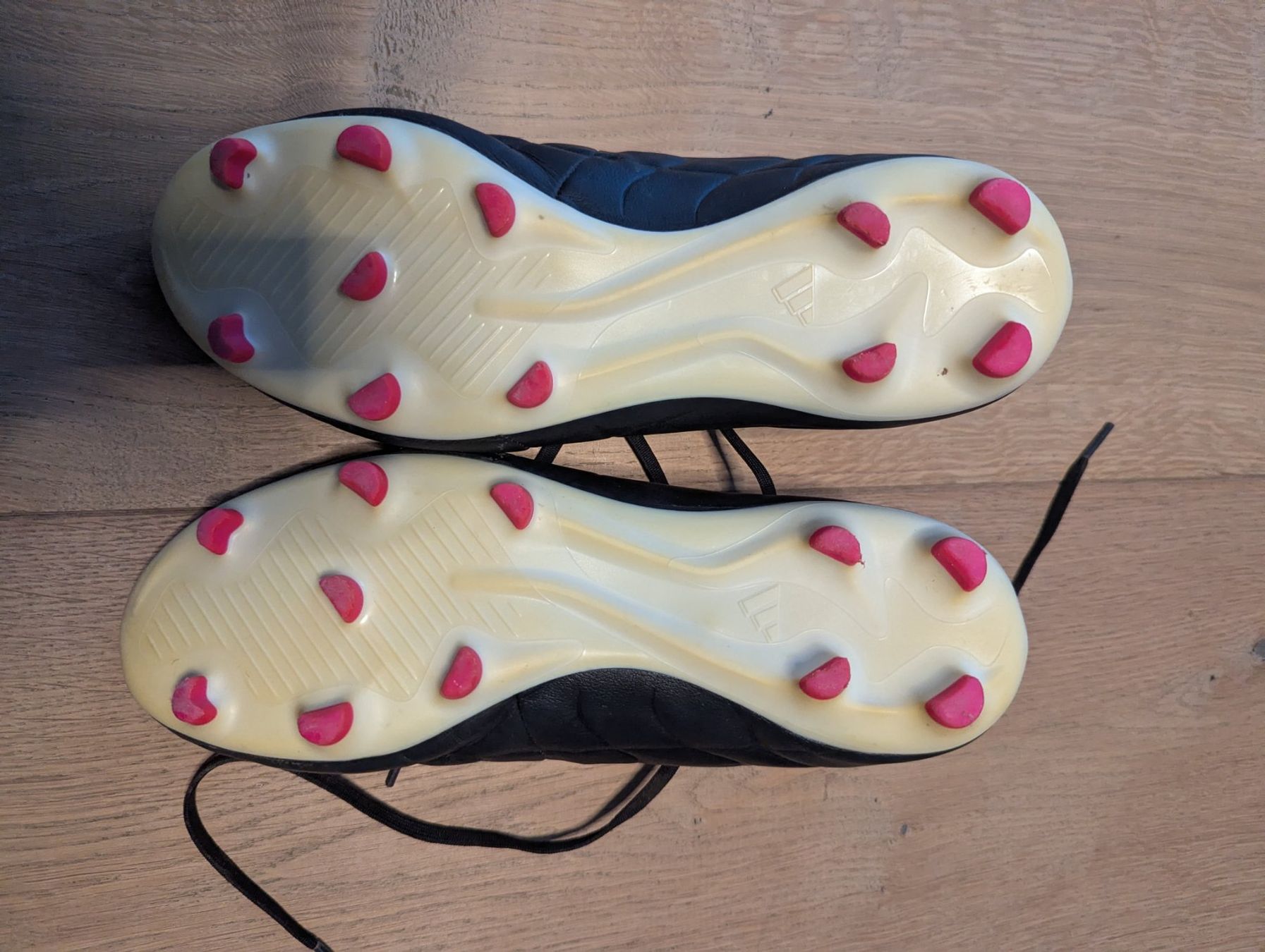 Adidas Scarpe per ragazze: Fussballschuhe Mädchen 41 – Usato da Root venduto da Pfroeschli 2