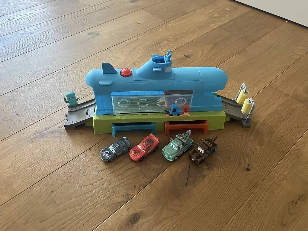 Spielzeuge: Lightning McQueen Waschanlage – Gebraucht aus Menznau von siricius