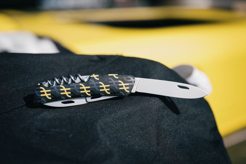 Couteau Swiza « Alan Roura x Hublot Sailing Team » dédicacé 5