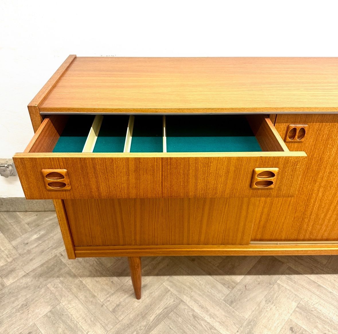 Cassettiere: Mid Century swedish teak Sideboard – Usato da basel venduto da vintory.ch 6