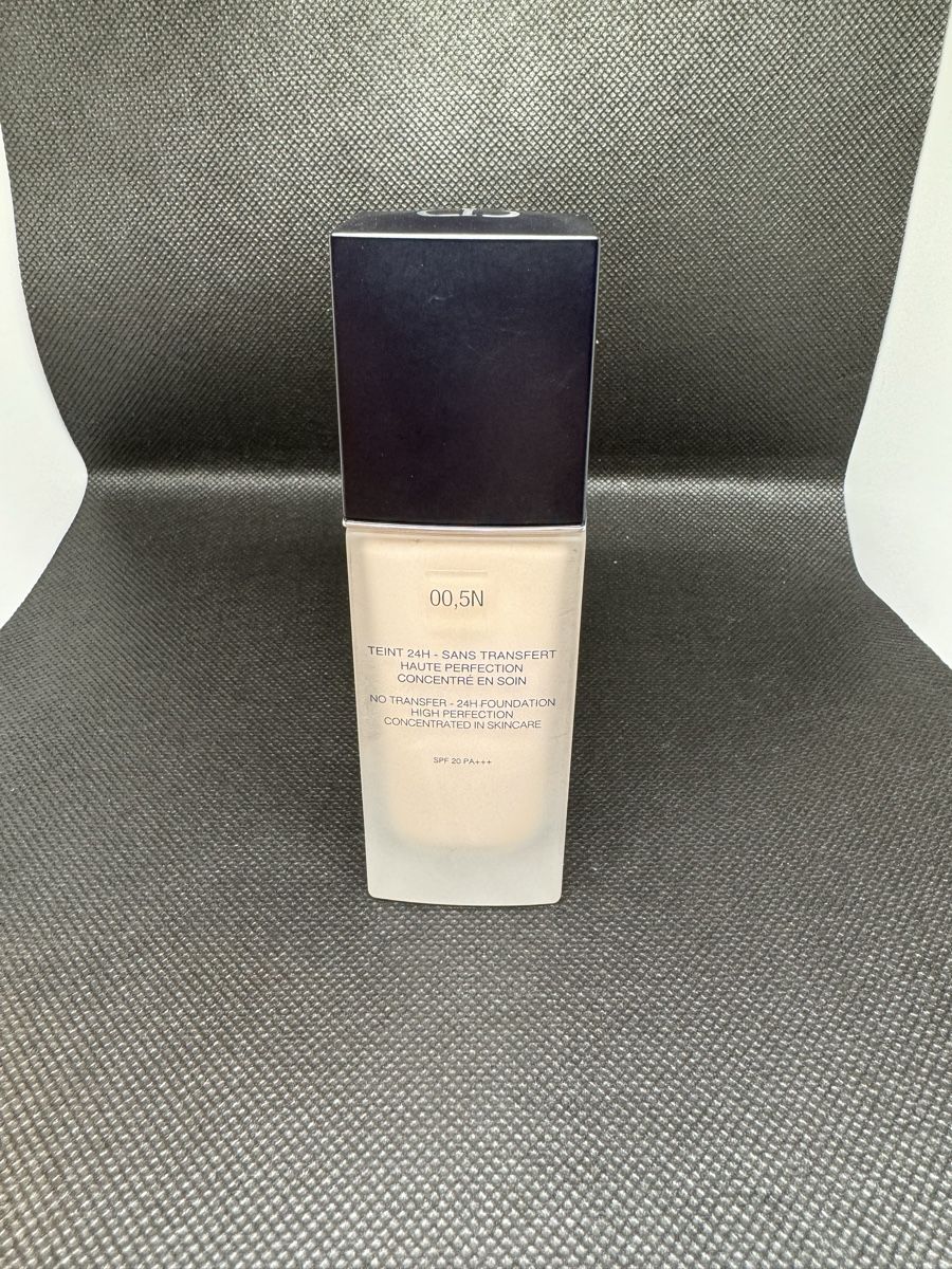 Dior Make-up: Dior Forever Skin Glow Foundation 2WO – Neu und originalverpackt aus lenzburg von and_6zl8 2
