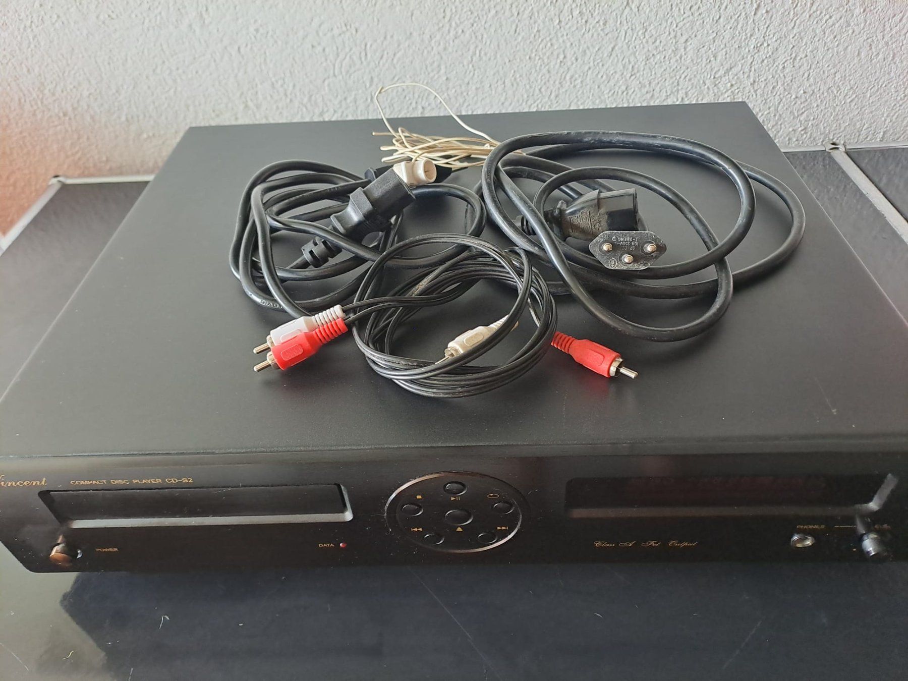 Vincent Amplificatori: Vincent SV-123 and Vincent Compact Disc CD-S2-24 bits – Usato da La Neuveville venduto da RainbowCupcake 1