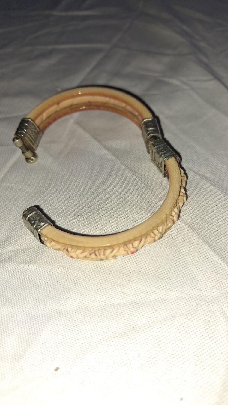 Bracciali & Braccialetti: Vintage Armreif evt.Bone  – Usato da Kölliken venduto da Upcycling-by-Mc-TAM 5