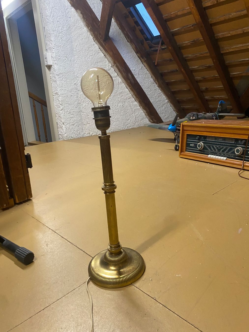 Lampade: Tischlampe Messing Säulen Design funktionsfähig – Usato da Zürich venduto da 888simon888 4