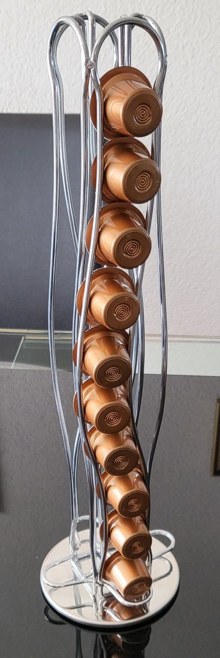 Nespresso Altro per la casa: Nespresso Kapselhalter, Chrom, Design geschwungen – Usato da Adlikon b.Regensdf venduto da YvZi
