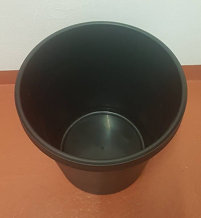 Cestini per rifiuti: Papierkorb aus Plastik - Marke helit – Usato da Villnachern venduto da OnkelTom007 1