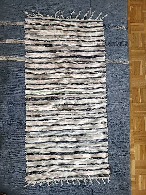 Teppiche: Teppich – Gebraucht aus Effretikon von Zebra37