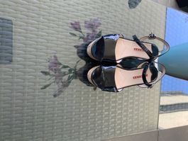 Prada Keilabsatz Sandalen Lackleder schwarz Grösse 36 neu...