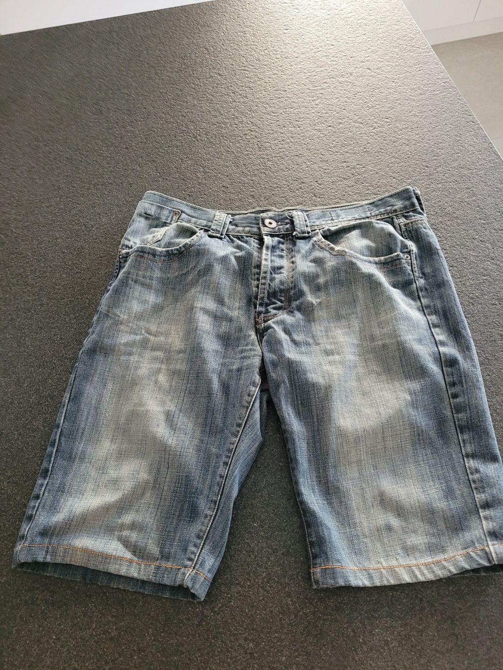 Jeans: Short homme jeans clockhouse – Gebraucht aus Onnens FR von got_5x29