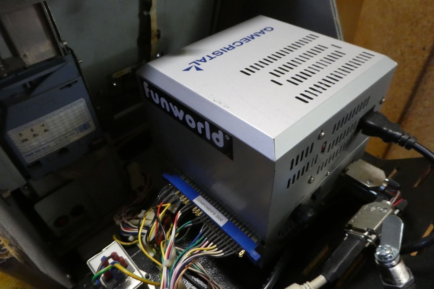 Slot Machine: Arcade Tabletop von Avrenches – Usato da Lausen venduto da Vectrex1 3