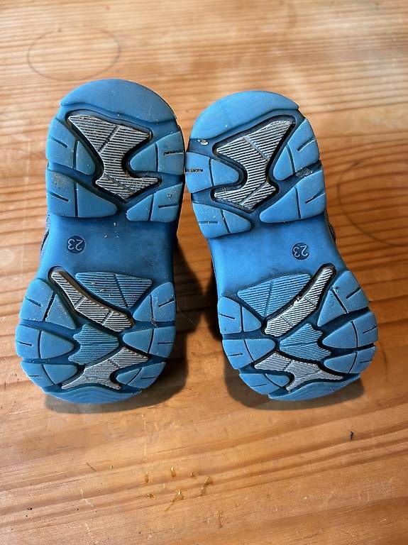 Schuhe für Jungen: Winterschuhe Gr. 23 – Gebraucht aus Gsteigwiler von mischu20 1