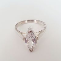 Silber Ring 925 mit Zirkonia im Navetteschliff, Gr 16,9 mm