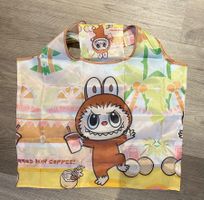 Tasche mit Labubu Motiv