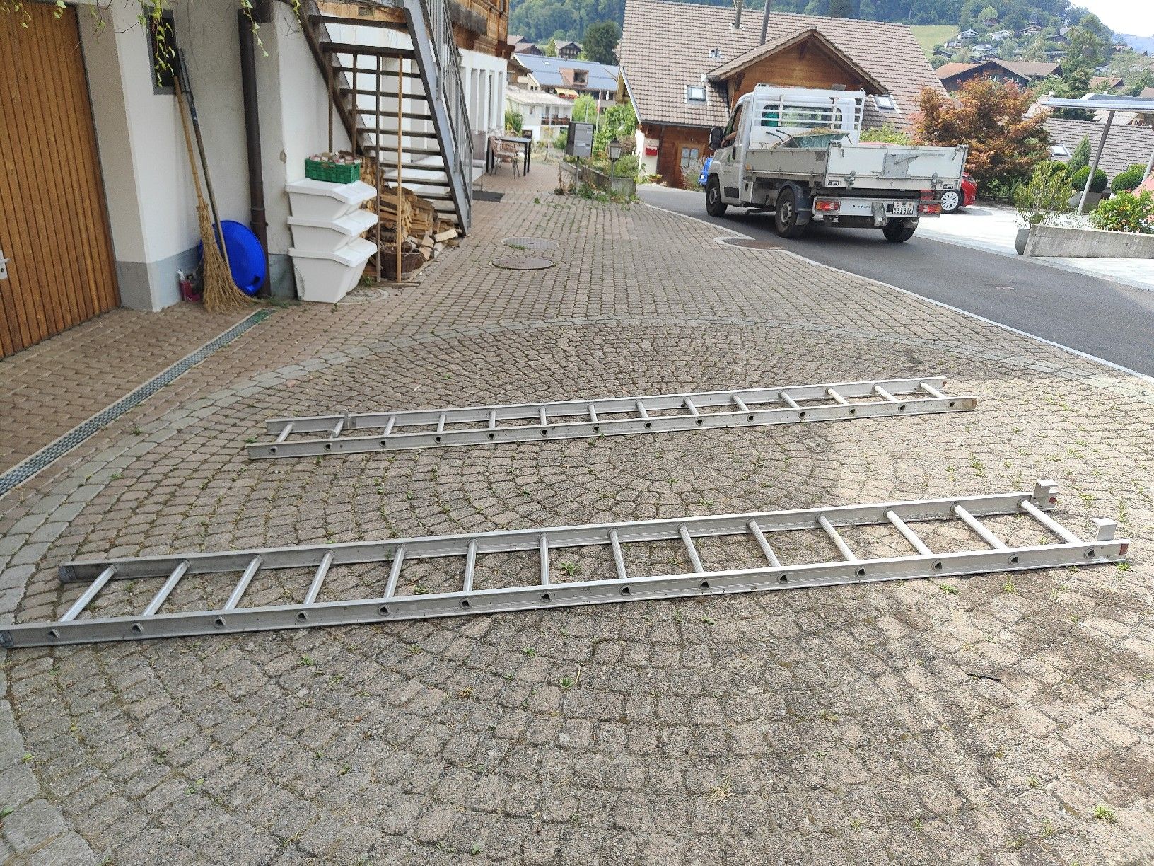 Echelles: Zwei Leitern Aluminium gebraucht.  – D'occasion à Faulensee par clinker_boat 1