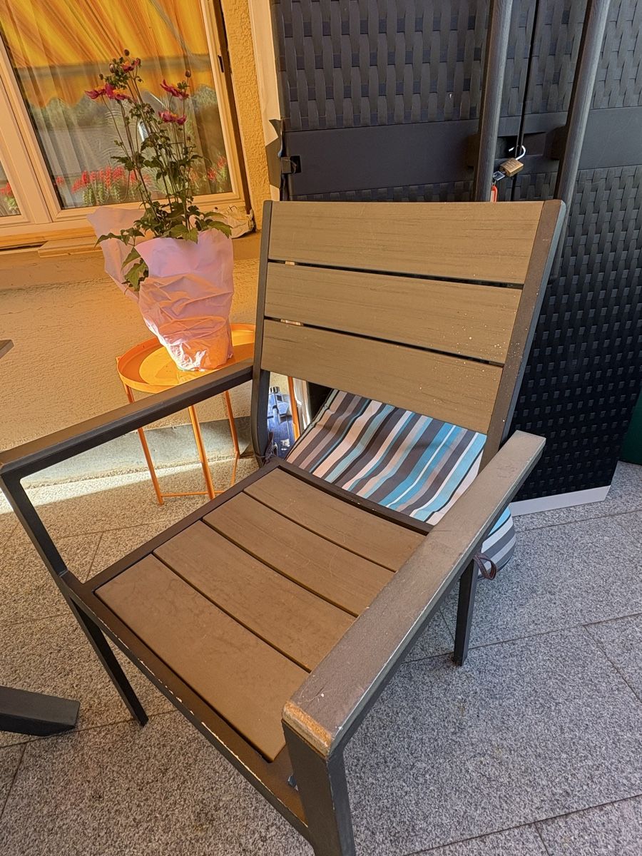 Tavoli: Gartentisch mit 4 Stühlen – Usato da Rudolfstetten venduto da Giomani 1