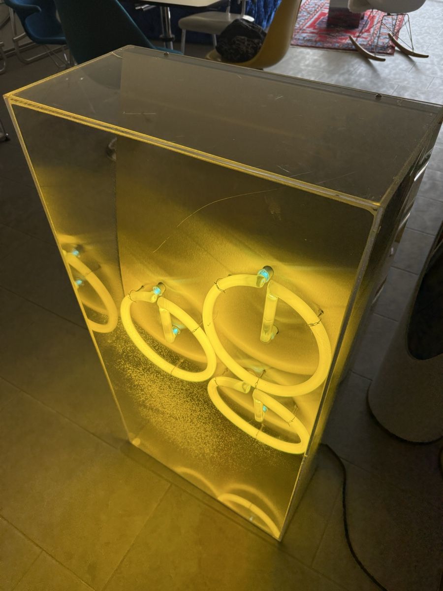 Tutte le decorazioni: Neon Designer Unikat Stehlampe oder Loungetisch style – Usato da Dagmersellen venduto da Eulito 2