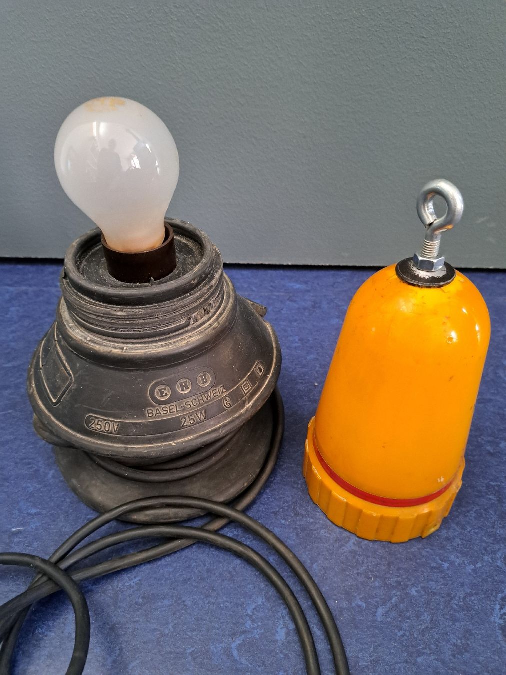 Lampade: Baustellen Warnlampe Nachttischlampe – Usato da bad zurzach venduto da jue_5xhl 1